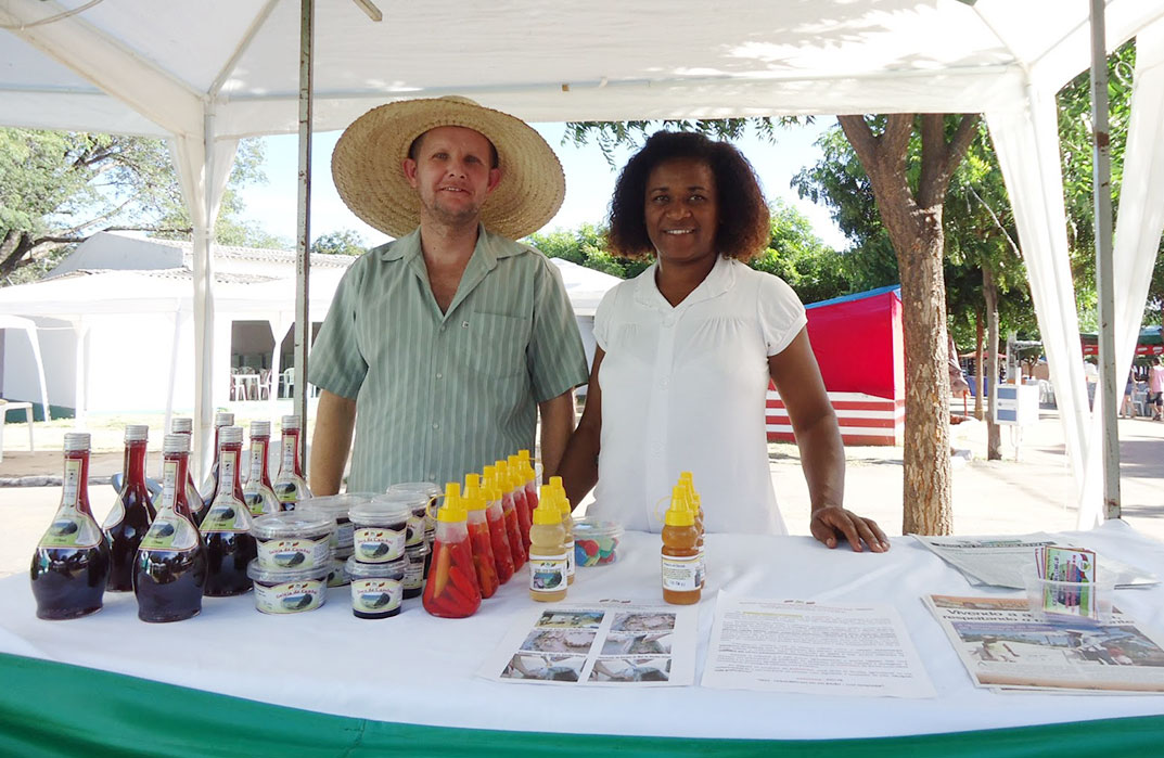 Diversidade de produtos da agricultura familiar marcam EXPROAF